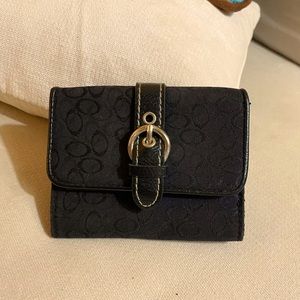 COACH ladies' wallet Trifold style; holds bills credit cards & ID.Flawless